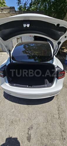 Tesla Model 3-13