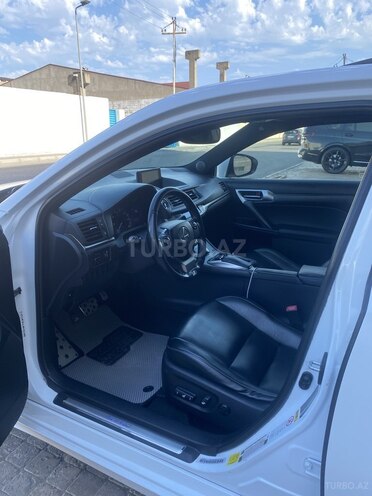 Lexus CT 200h-8