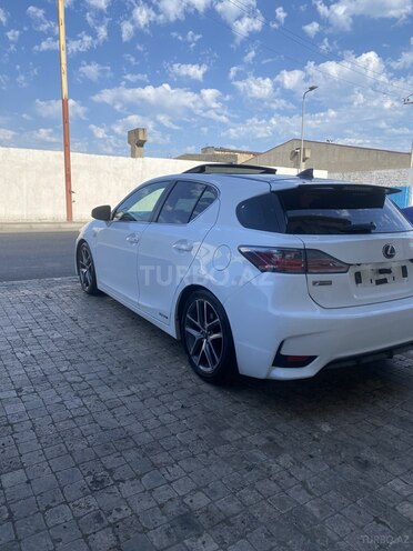 Lexus CT 200h-5