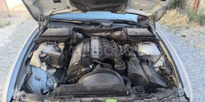 BMW 528 1998, 395,000 km - 2.8 l - Bakı