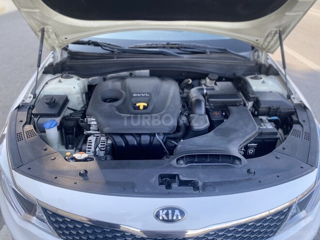 Kia K5-4