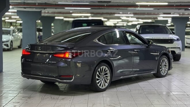 Lexus ES 300h-4