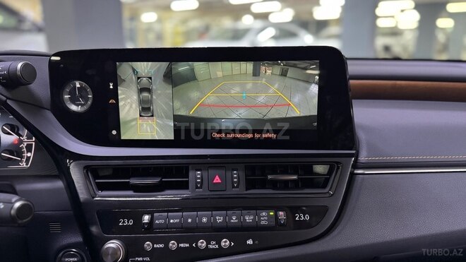 Lexus ES 300h-12