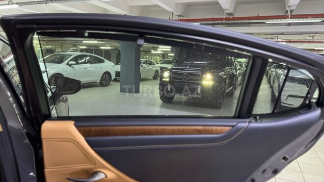 Lexus ES 300h-17