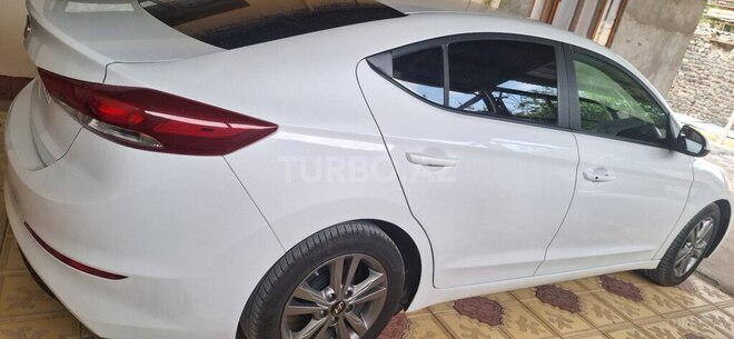 Hyundai Elantra 2017, 142,359 km - 2.0 л - Gəncə