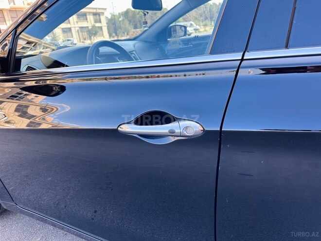 Hyundai Sonata-15