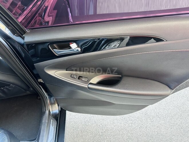 Hyundai Sonata-18