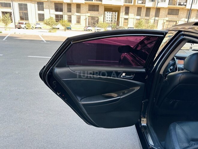 Hyundai Sonata-16