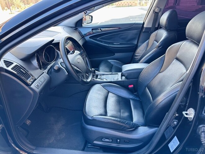 Hyundai Sonata-20