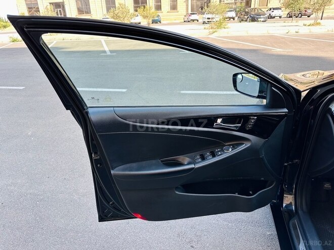 Hyundai Sonata-19