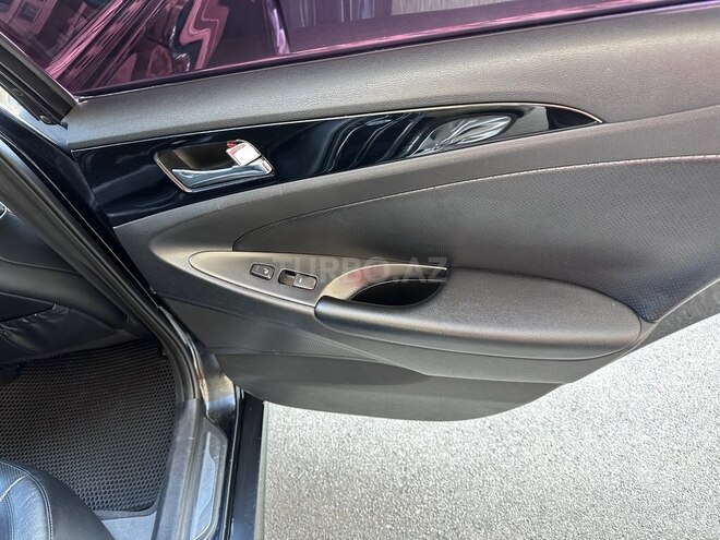 Hyundai Sonata-21