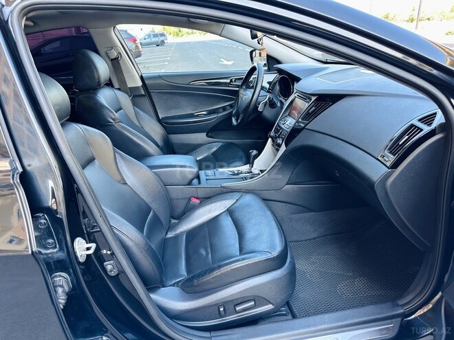 Hyundai Sonata-24