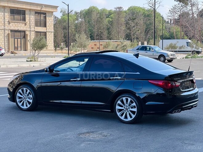 Hyundai Sonata-29
