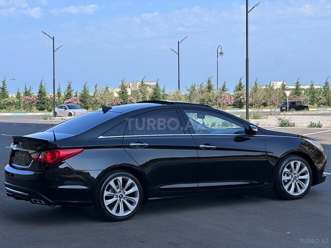 Hyundai Sonata-28