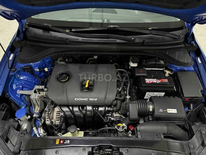 Hyundai Elantra-19