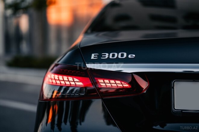 Mercedes E 300-6