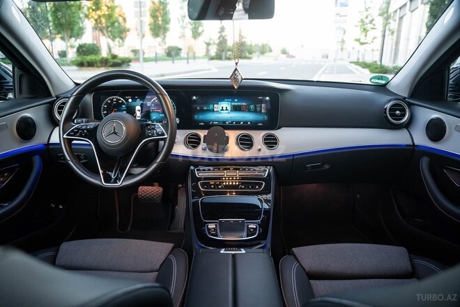Mercedes E 300-19