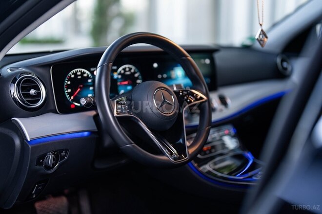Mercedes E 300-15