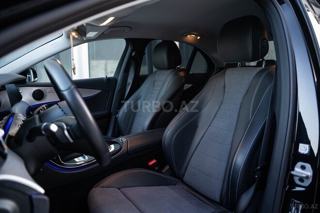 Mercedes E 300-17
