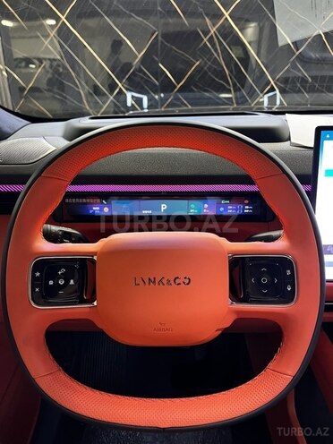 Lynk & Co 900-7