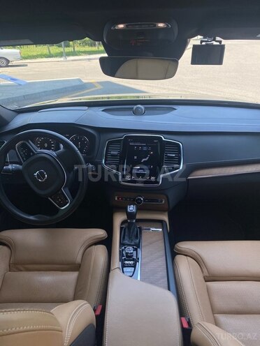 Volvo XC90-10