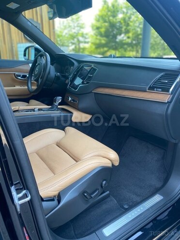 Volvo XC90-16