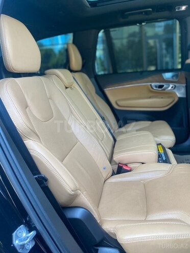 Volvo XC90-17