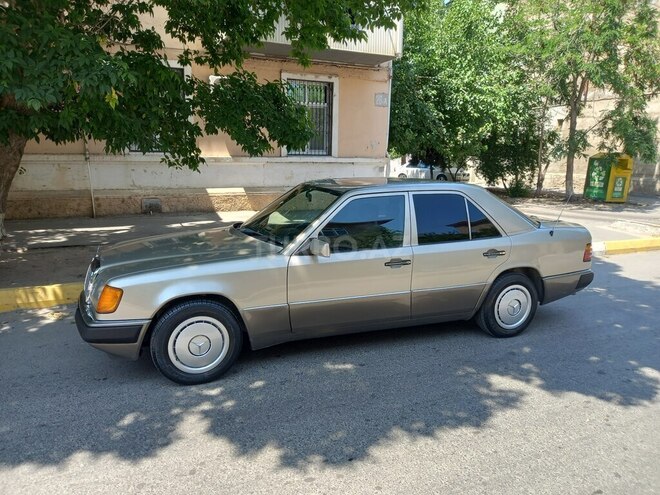 Mercedes E 230 1990, 325,000 km - 2.3 l - Bakı
