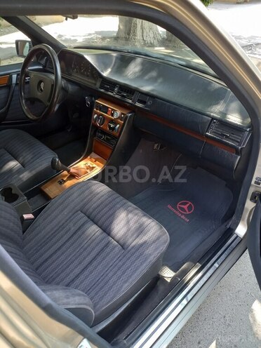 Mercedes E 230 1990, 325,000 km - 2.3 l - Bakı