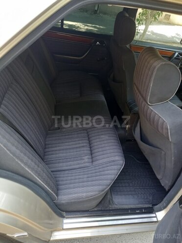 Mercedes E 230 1990, 325,000 km - 2.3 l - Bakı