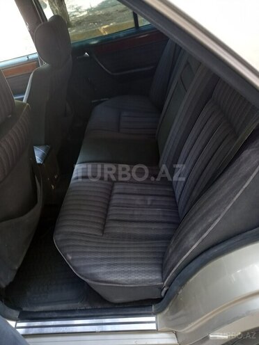 Mercedes E 230 1990, 325,000 km - 2.3 l - Bakı