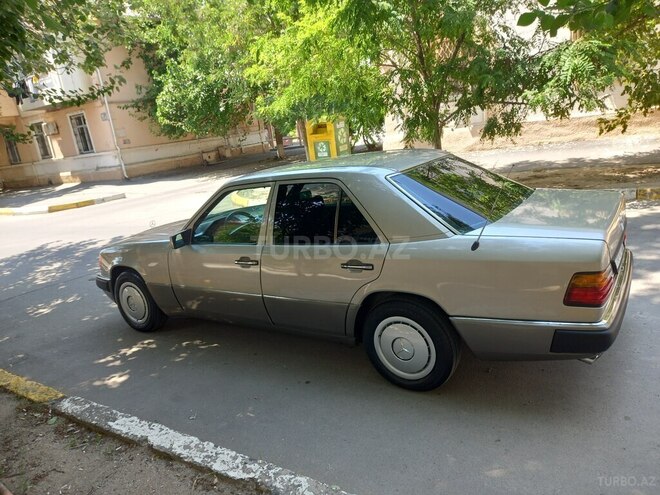 Mercedes E 230 1990, 325,000 km - 2.3 l - Bakı