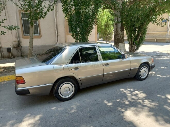 Mercedes E 230 1990, 325,000 km - 2.3 l - Bakı