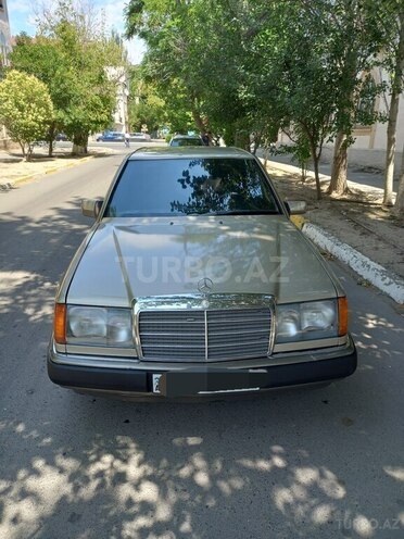 Mercedes E 230 1990, 325,000 km - 2.3 l - Bakı
