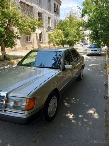 Mercedes E 230 1990, 325,000 km - 2.3 l - Bakı