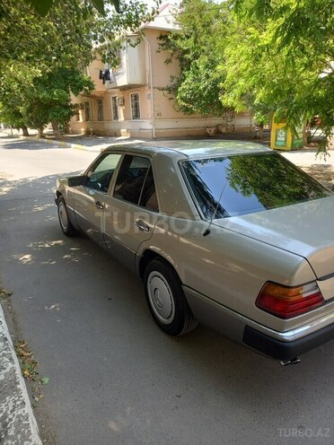 Mercedes E 230 1990, 325,000 km - 2.3 l - Bakı