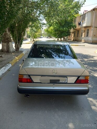 Mercedes E 230 1990, 325,000 km - 2.3 l - Bakı