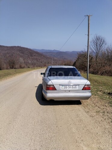 Mercedes E 220 1994, 610,000 km - 2.2 l - Lənkəran
