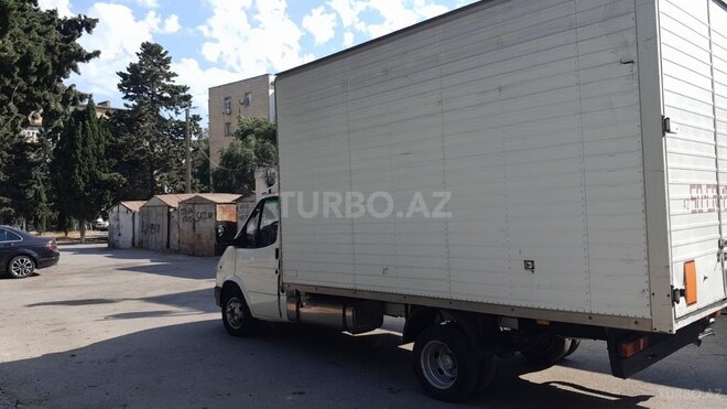 Ford Transit-10
