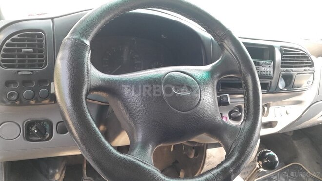Ford Transit-12