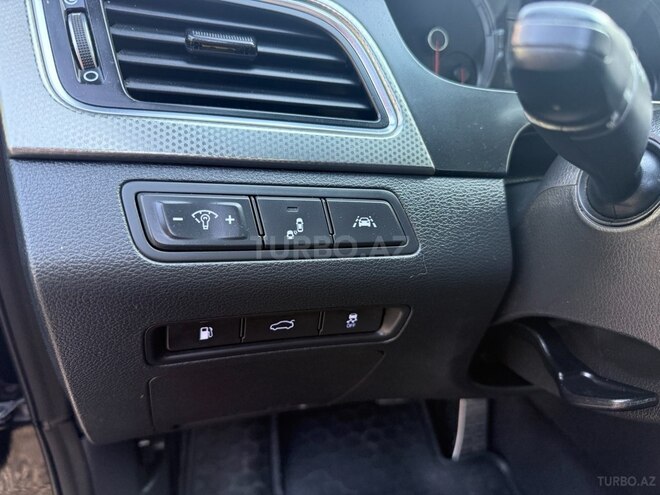 Hyundai Sonata-15