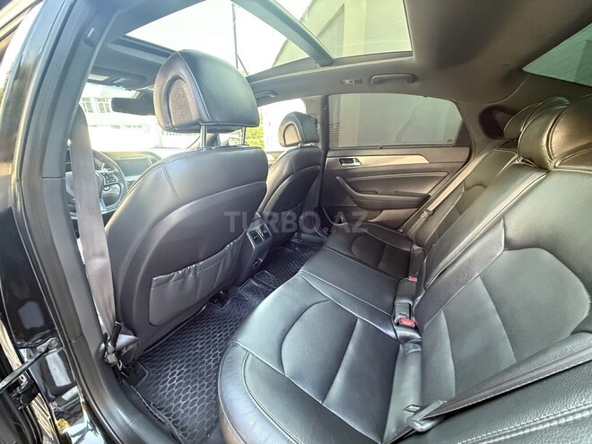 Hyundai Sonata-14