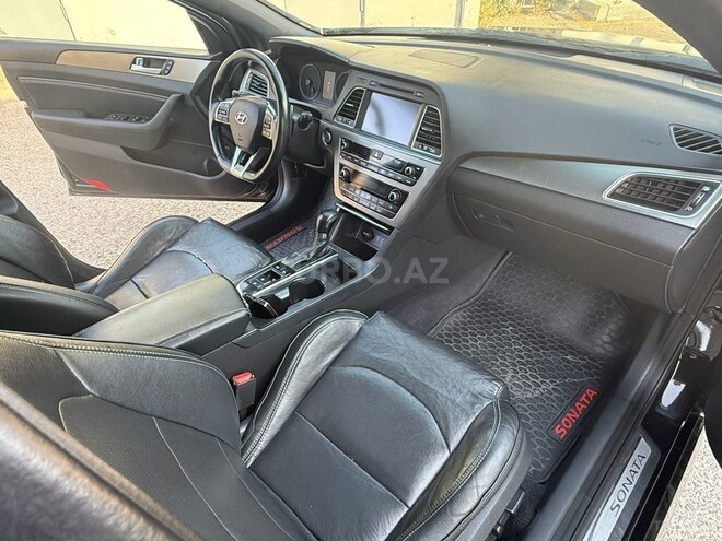 Hyundai Sonata-12
