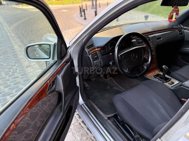 Mercedes E 220 d 1999, 459,000 km - 2.2 л - Bakı