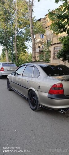 Opel Vectra 1996, 250,000 km - 1.8 l - Gəncə