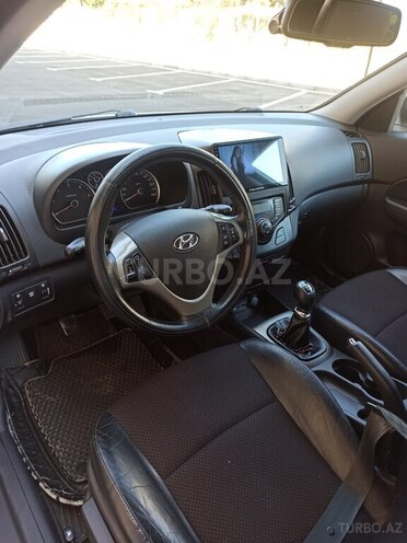 Hyundai i30 2011, 302,000 km - 1.6 l - Sumqayıt