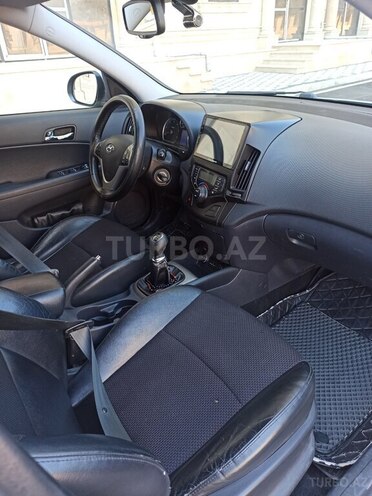 Hyundai i30 2011, 302,000 km - 1.6 l - Sumqayıt