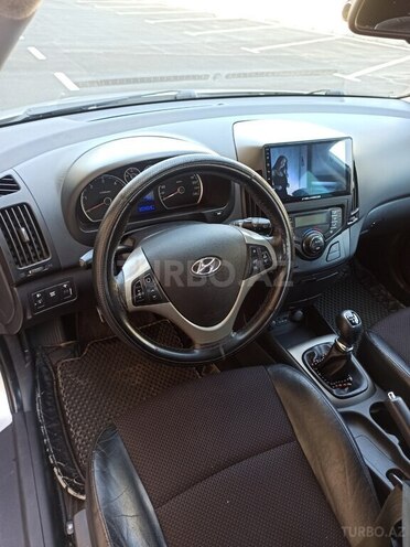 Hyundai i30 2011, 302,000 km - 1.6 l - Sumqayıt