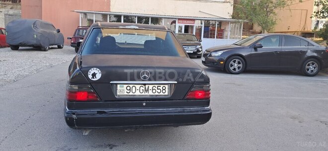 Mercedes E 200 d 1994, 216,668 km - 2.0 l - Bakı
