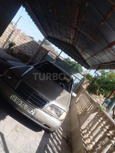 Mercedes C 180 1983, 180,000 km - 1.8 l - Şirvan